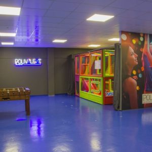 sala polivalente azul